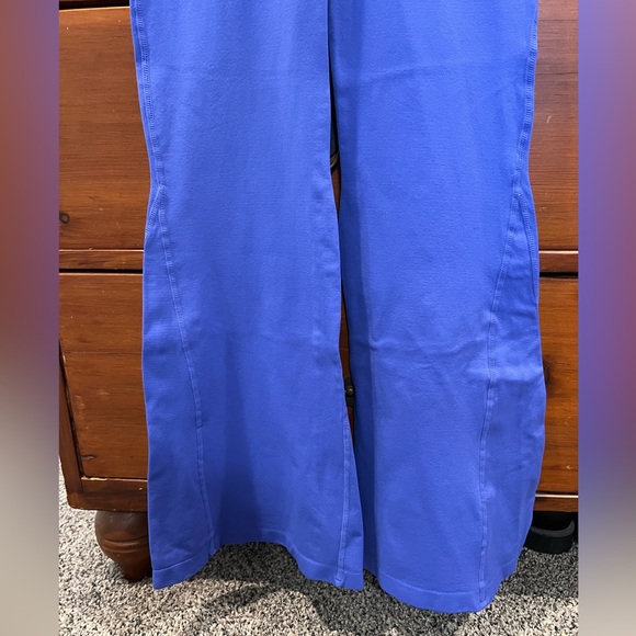 Free People Movement Good Karma Flare Leggings in Cobalt Blue Size XS Short - Picture 3 of 4